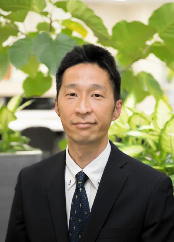 他一直保持