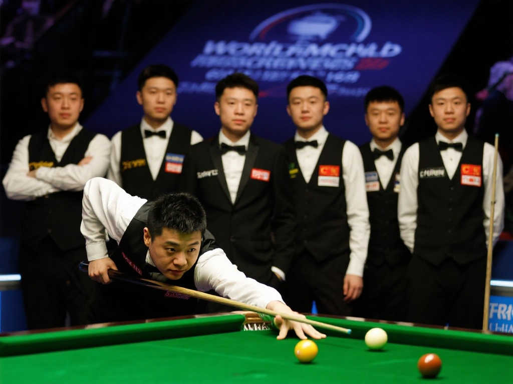 场上大放异 场上大放异